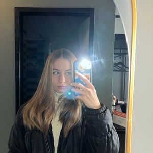 Meet your Posher, Liza